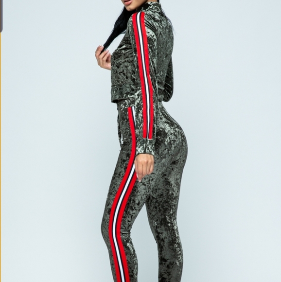 NWOT Olive crushed velvet jogger set - Picture 3 of 8